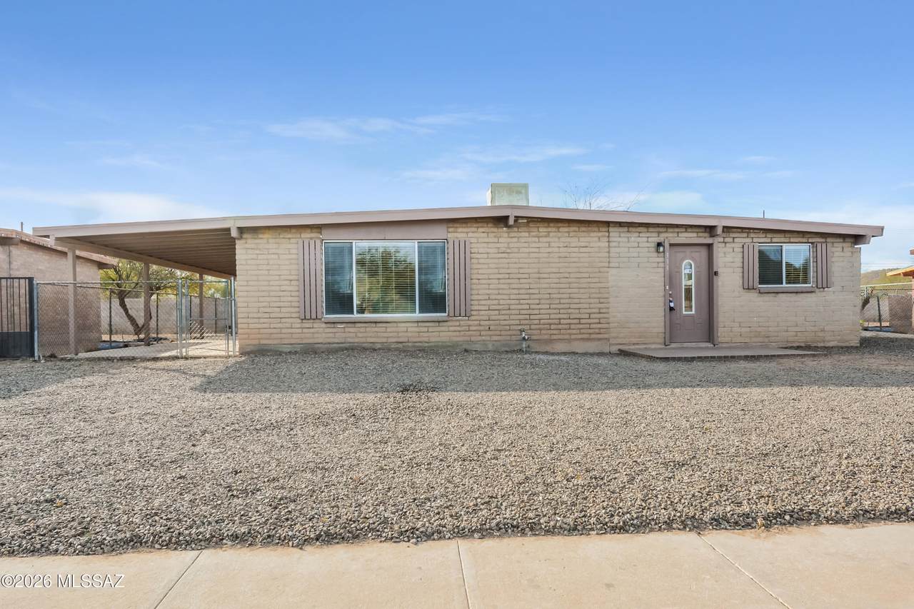 333 Inez Drive - Photo 1