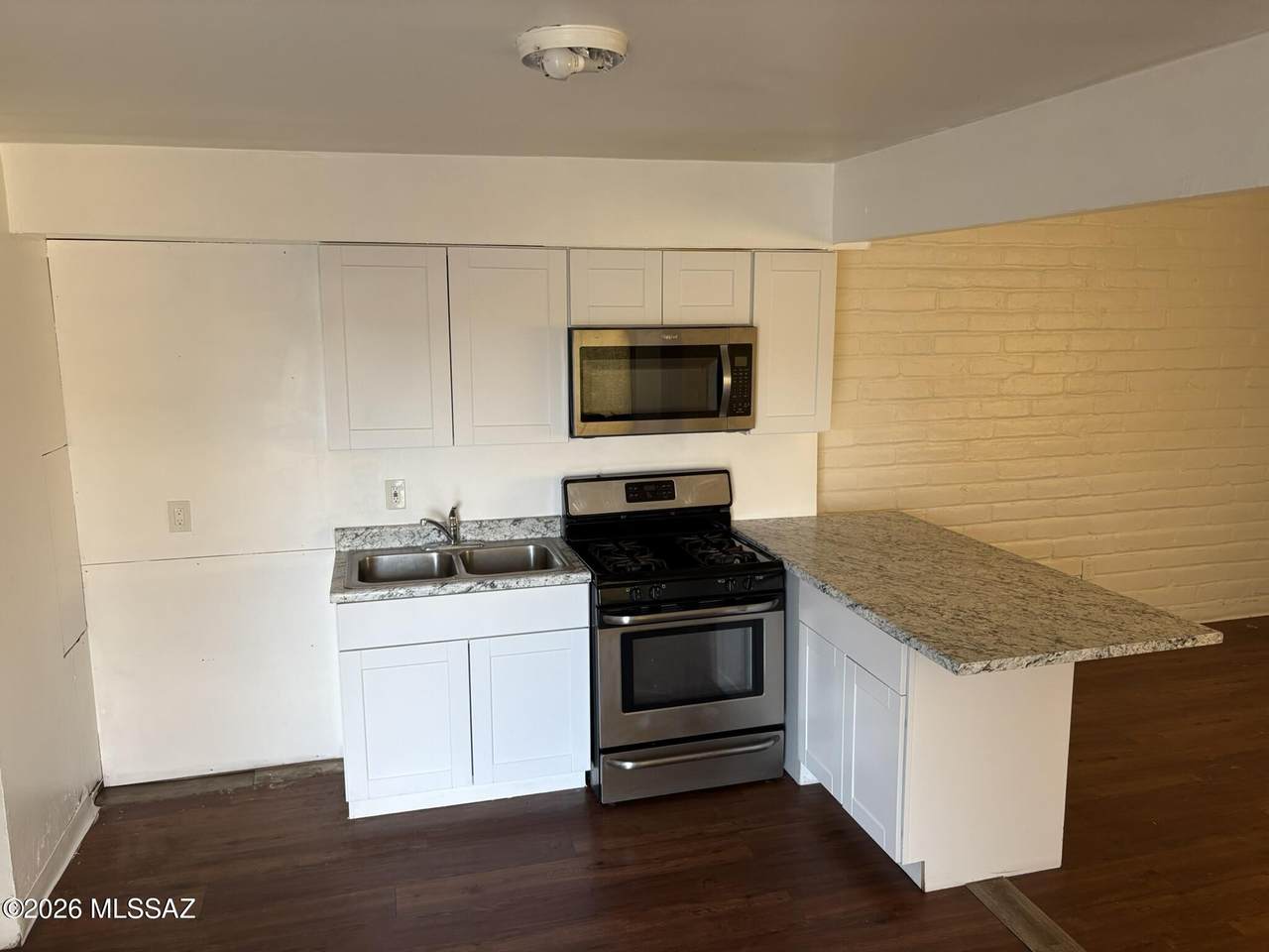 528 42nd Street - Photo 1