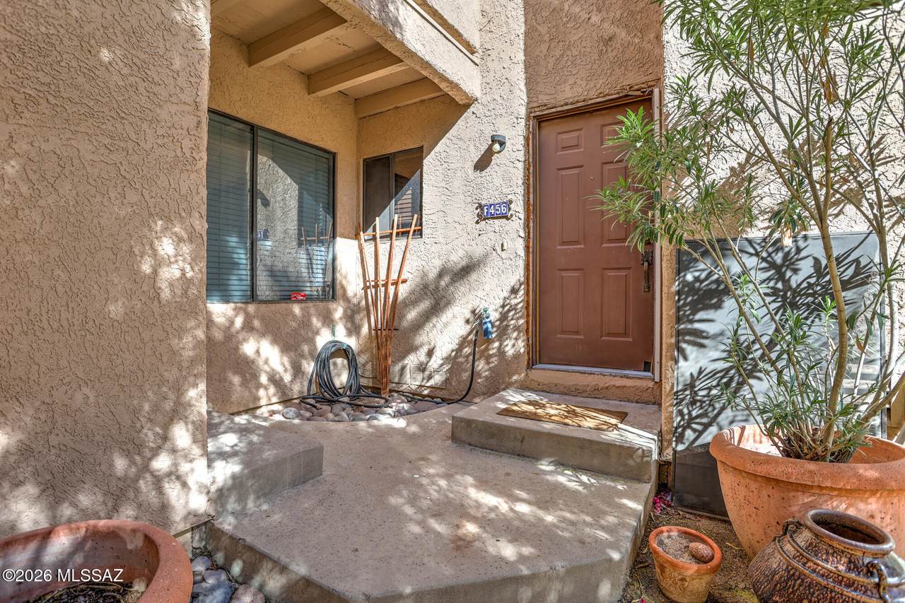 2601 Broadway Boulevard - Photo 1