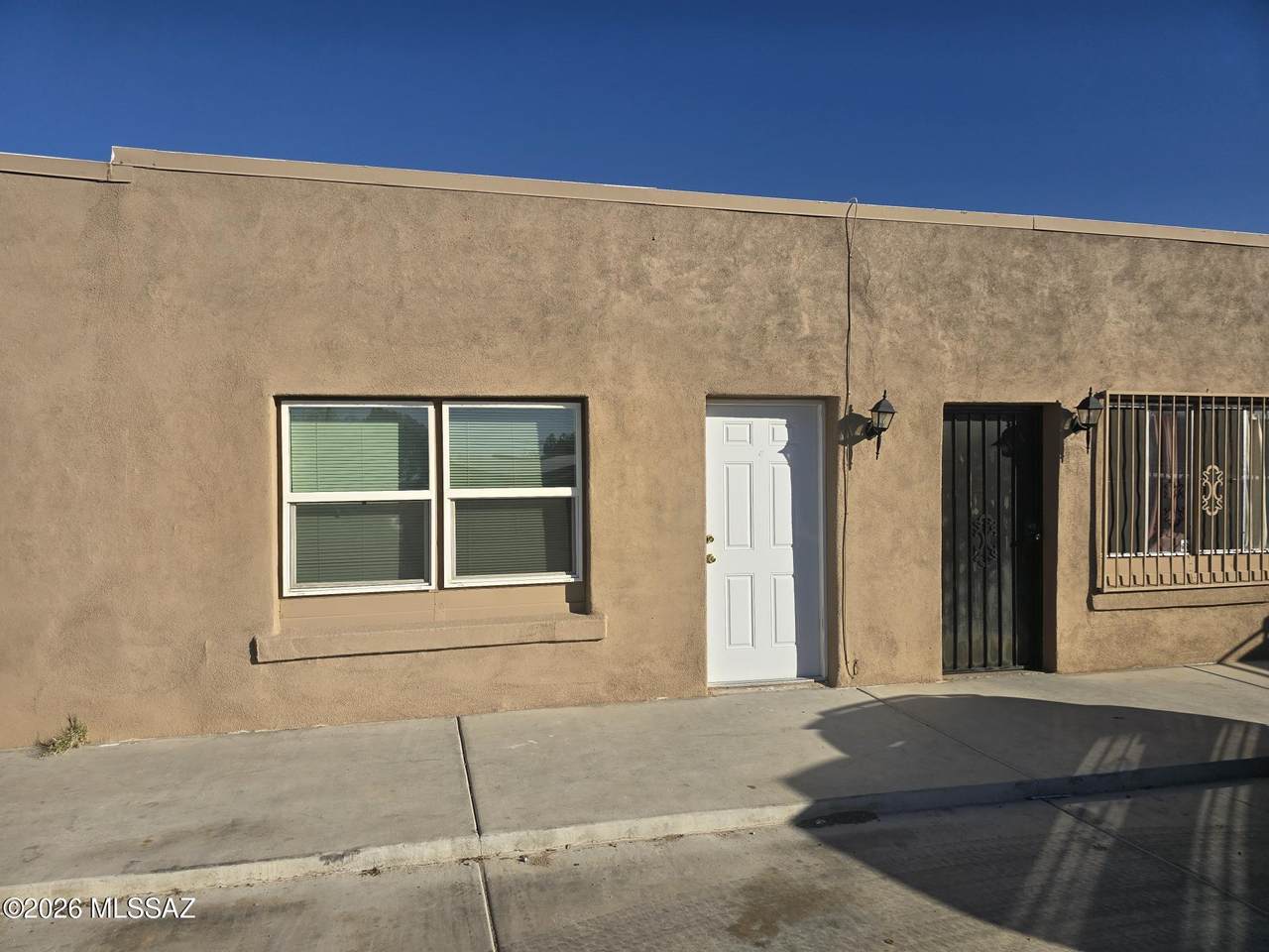 332 Illinois Street - Photo 1