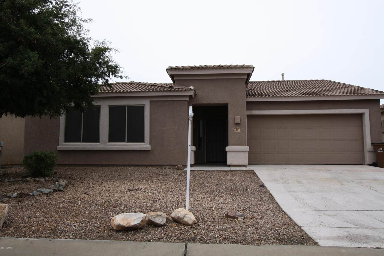 60719 Eagle Heights Drive - Photo 1