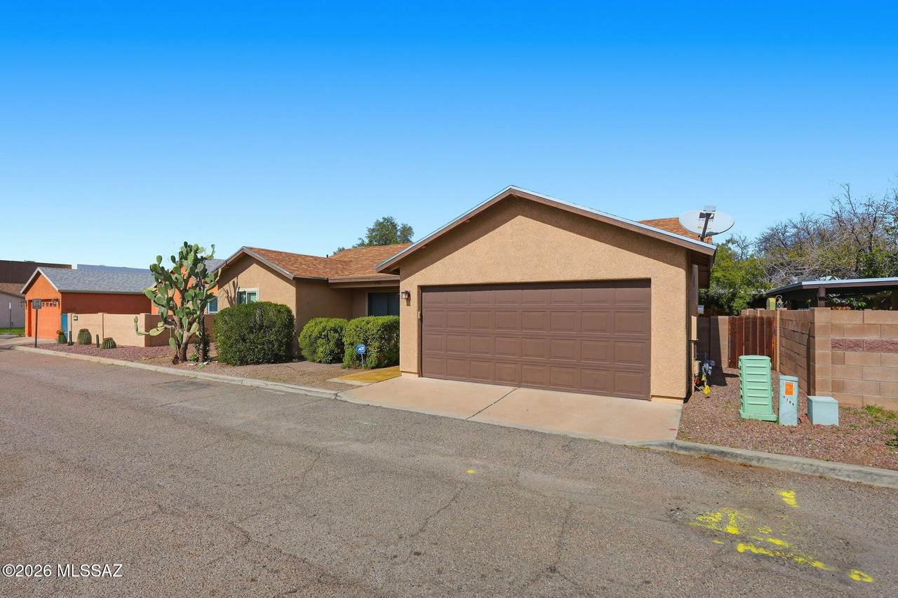 4781 Joslyn Heights Place - Photo 1