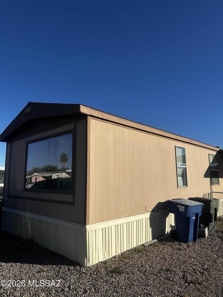 2640 Cottonwood Lane - Photo 1