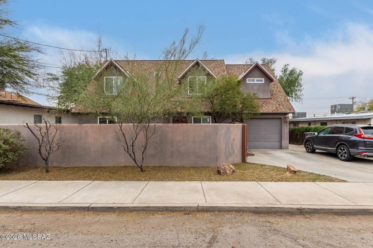 744 Adams Street - Photo 1