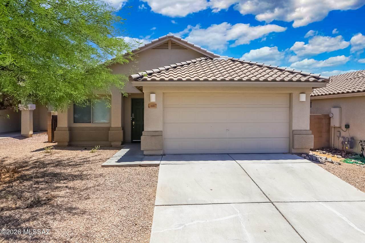 6807 Quailwood Way - Photo 1