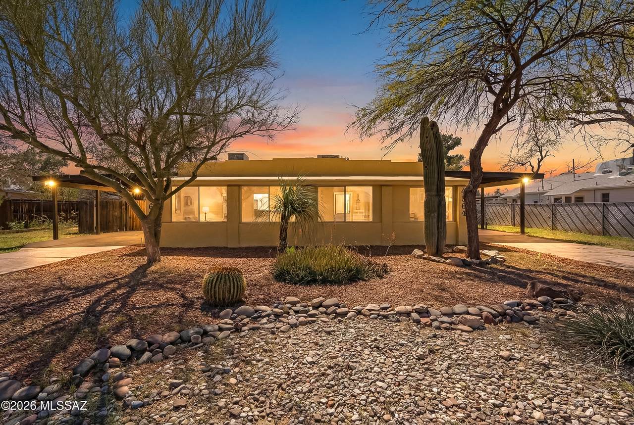 4564 Seneca Street - Photo 1