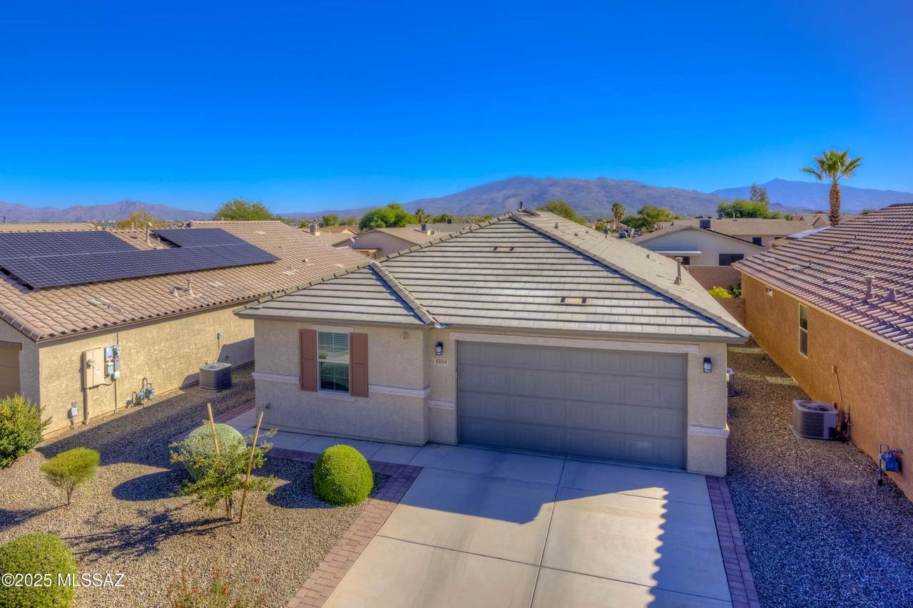 8804 Stone Meadow Circle - Photo 1