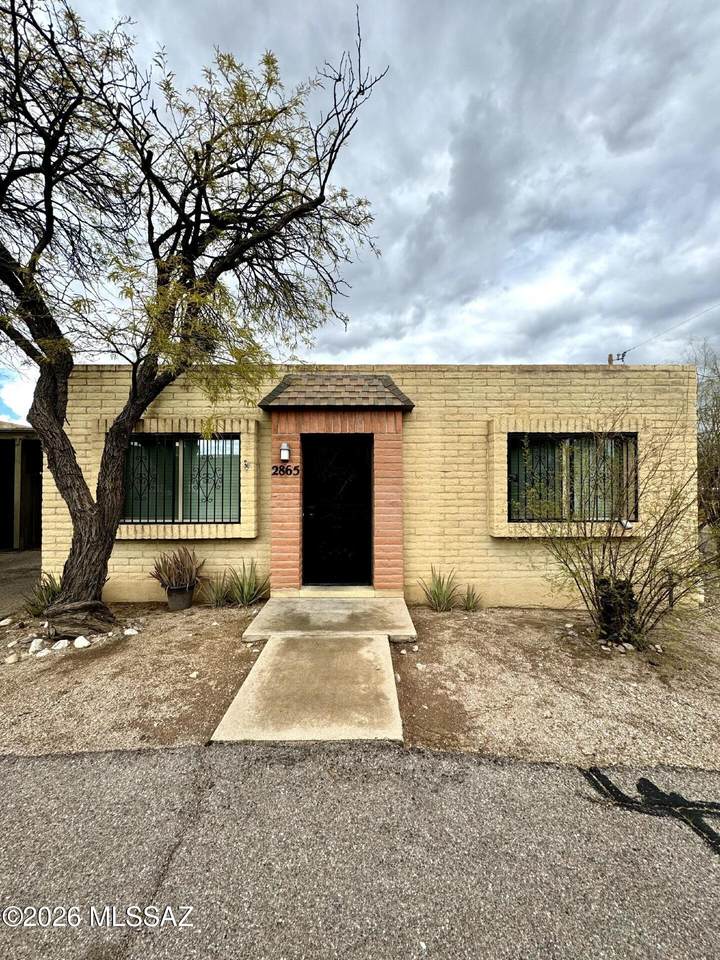 2865 Fontana Avenue - Photo 1