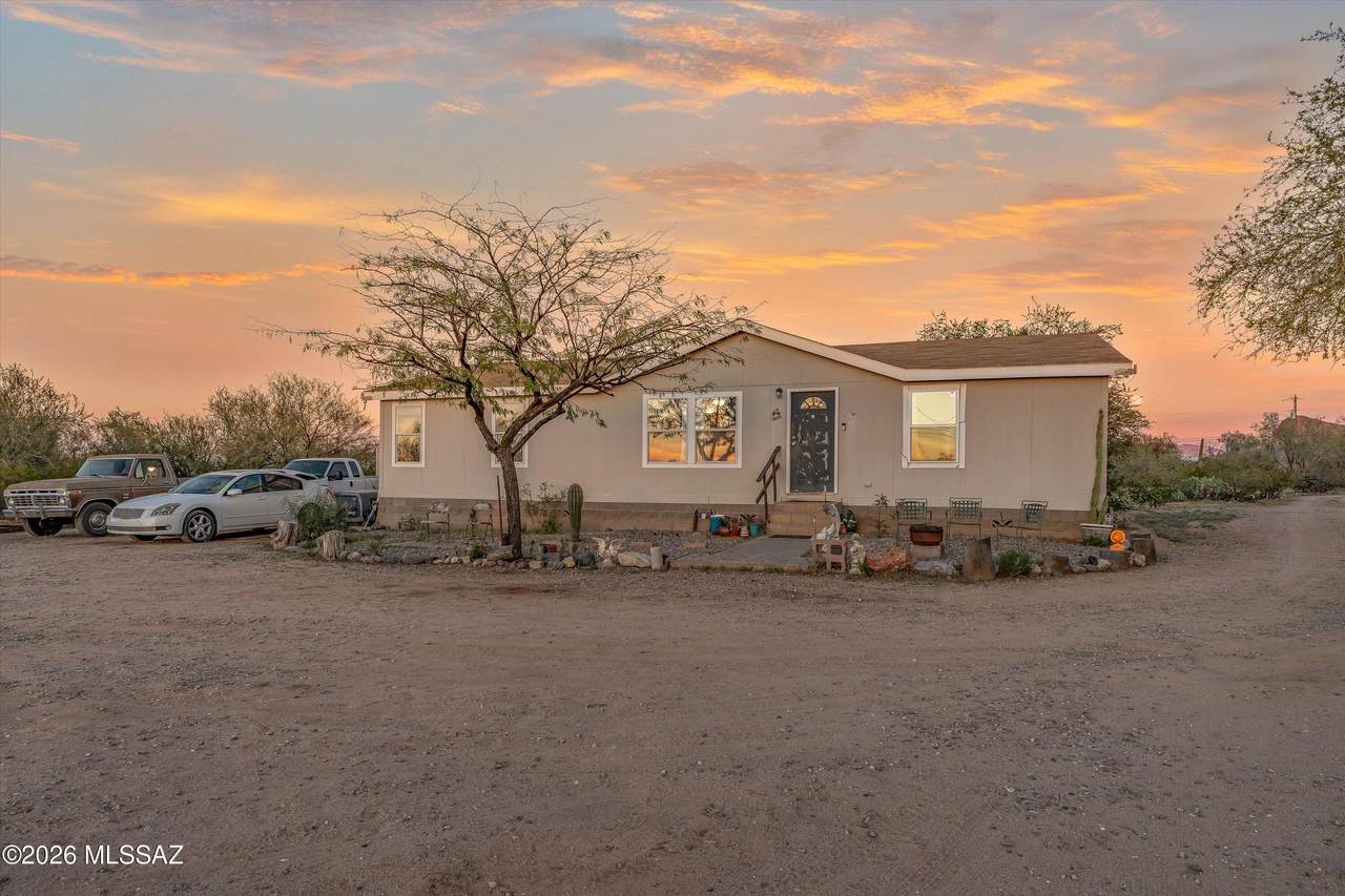 7731 Steele Drive - Photo 1
