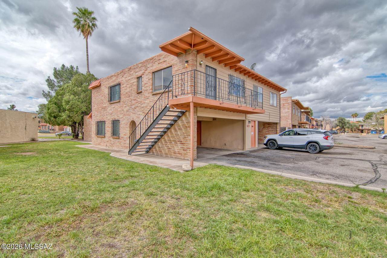 6717 Calle La Paz - Photo 1