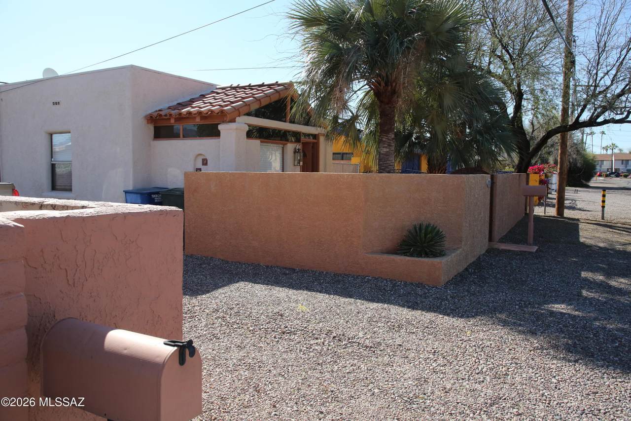 2320 Camilla Boulevard - Photo 1