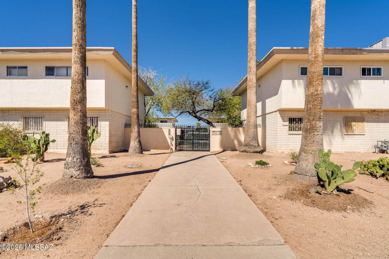 101 University Boulevard - Photo 1
