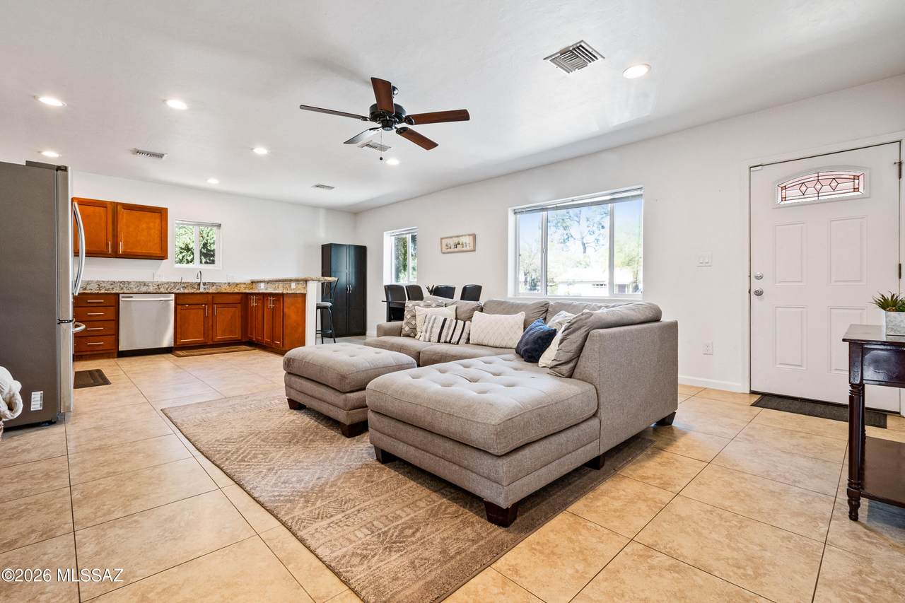 https://bt-photos.global.ssl.fastly.net/tucson/1280_boomver_1_22607403-2.jpg