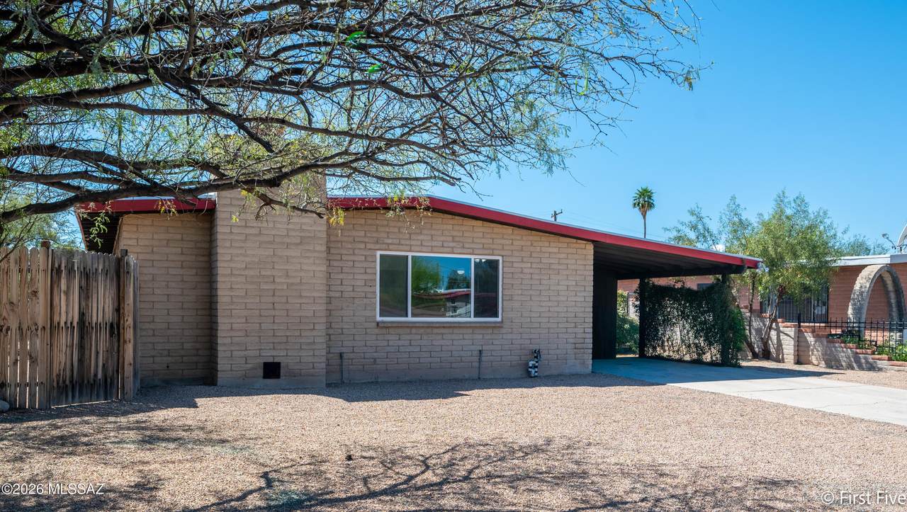 802 Graybill Drive - Photo 1