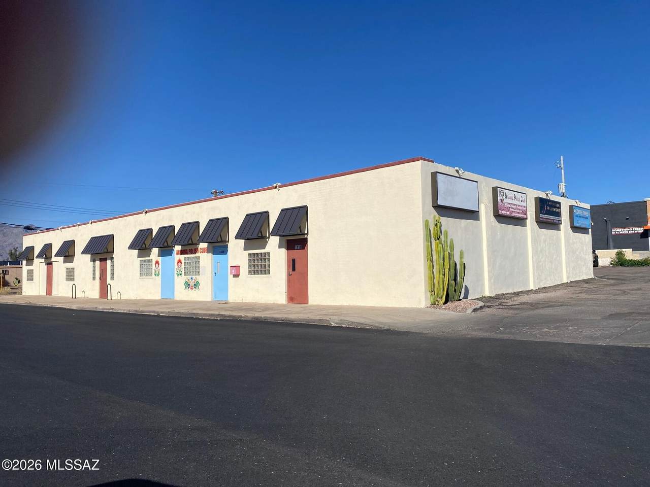 1118 Jones Boulevard - Photo 1