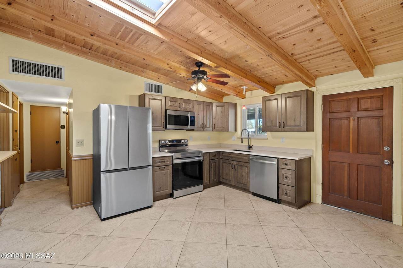 https://bt-photos.global.ssl.fastly.net/tucson/1280_boomver_1_22607823-2.jpg