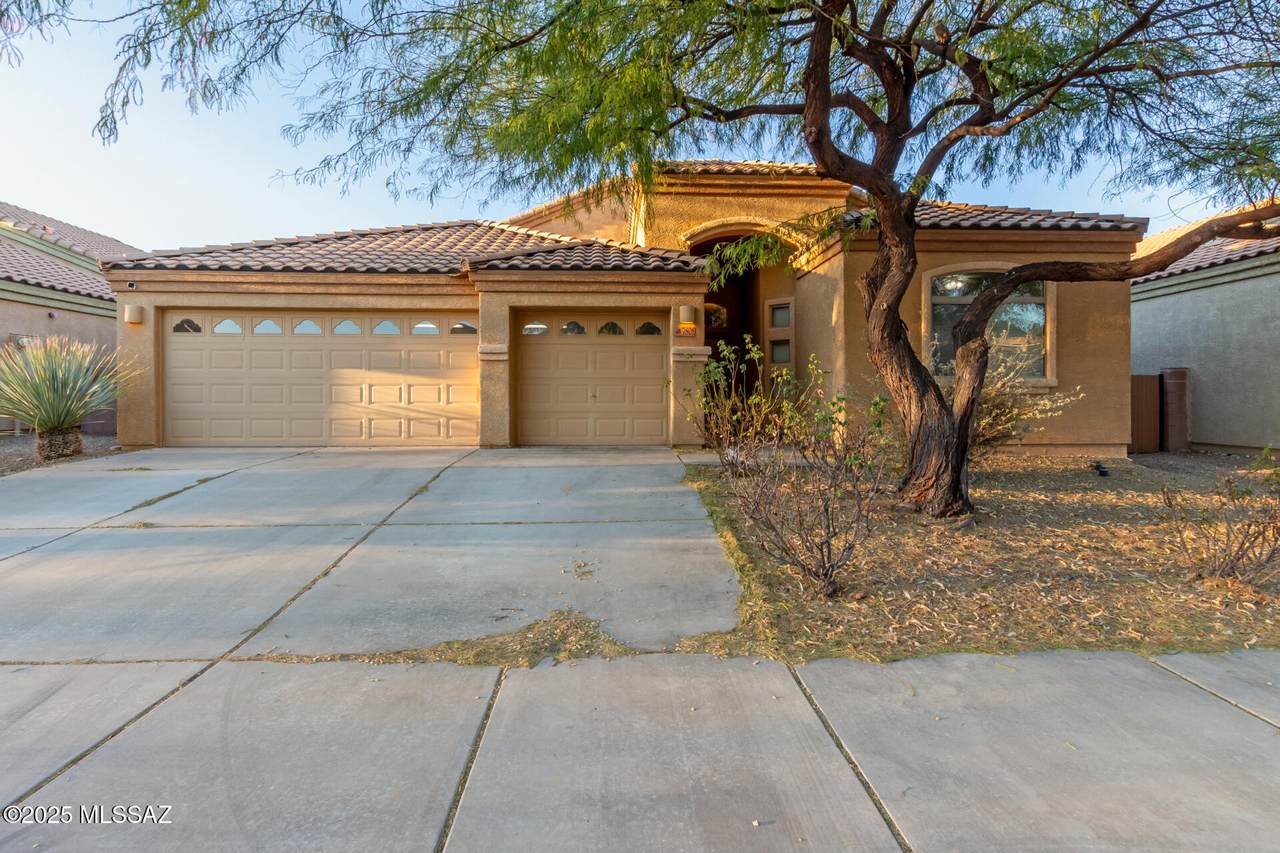 7808 Treetop Road - Photo 1