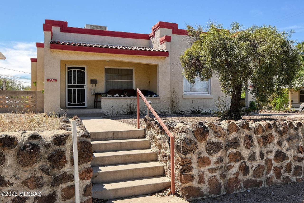 232 University Boulevard - Photo 1