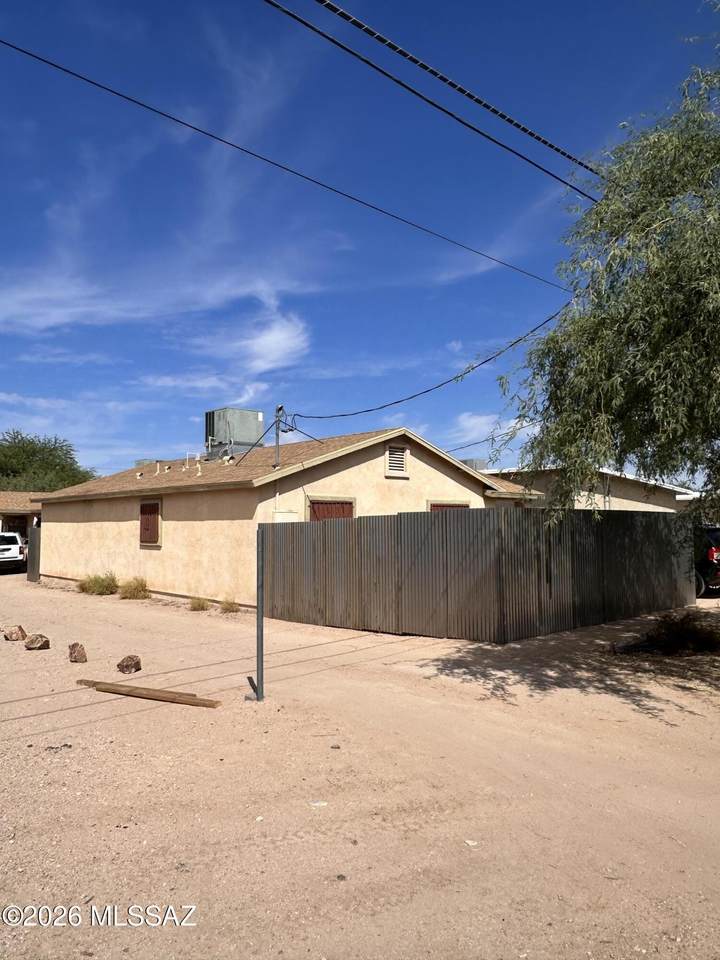1432 Curtis Avenue - Photo 1