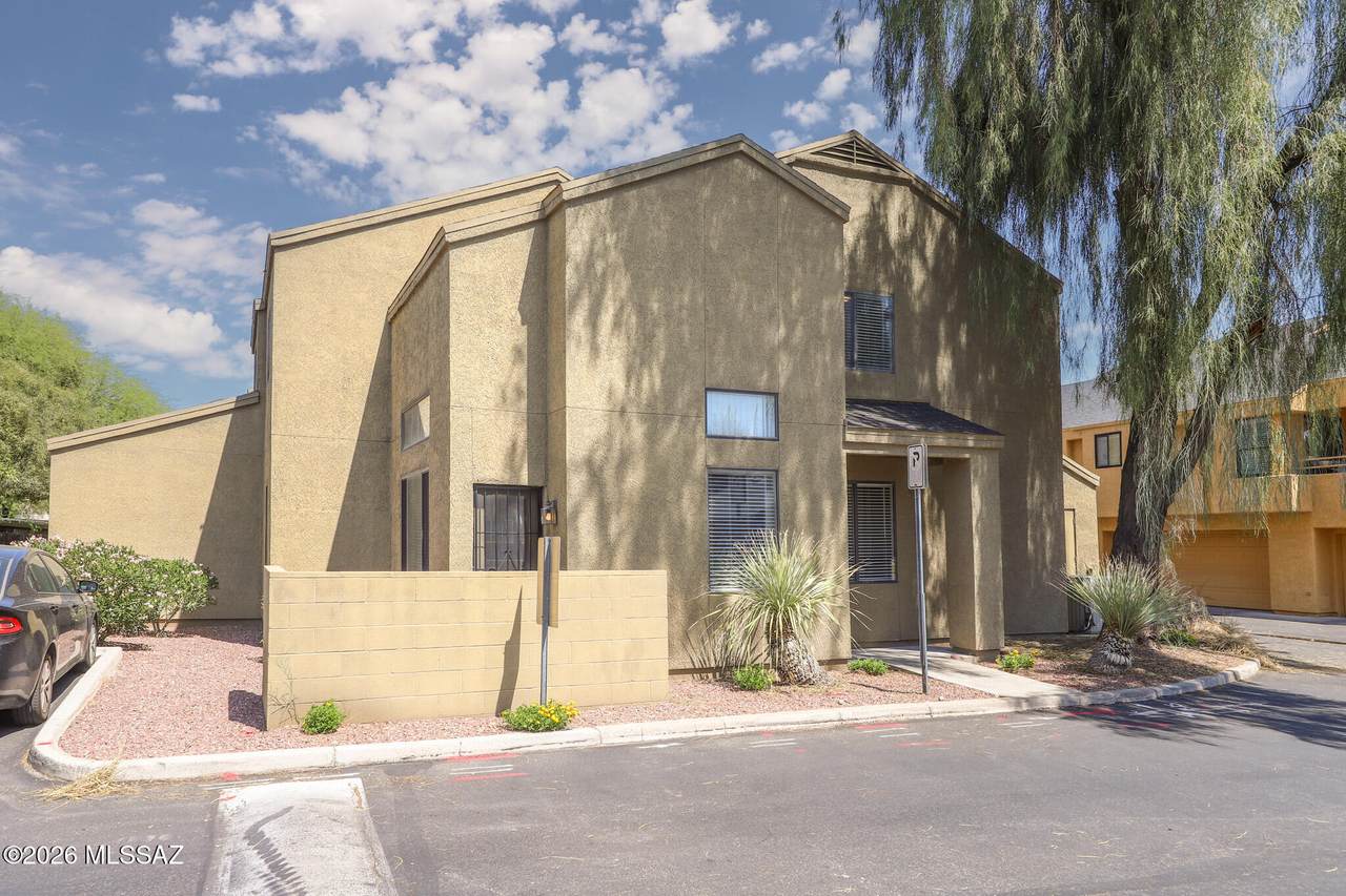 4061 Weimer Place - Photo 1