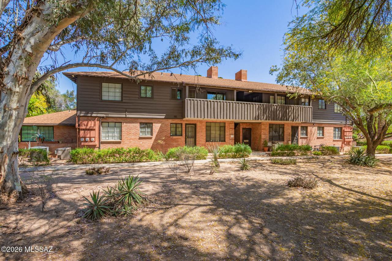333 Alvernon Way - Photo 1