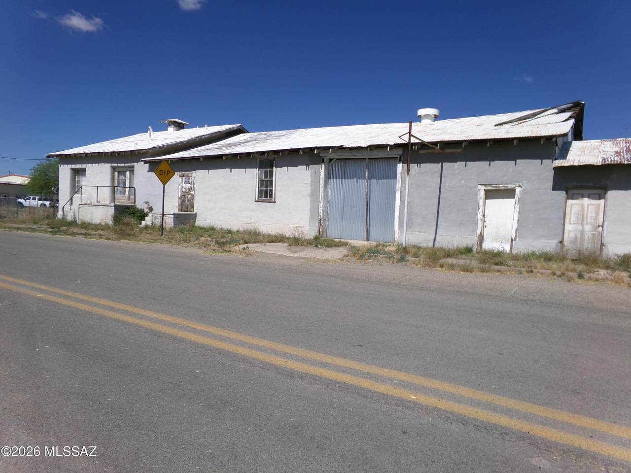 312 Railroad Avenue - Photo 1