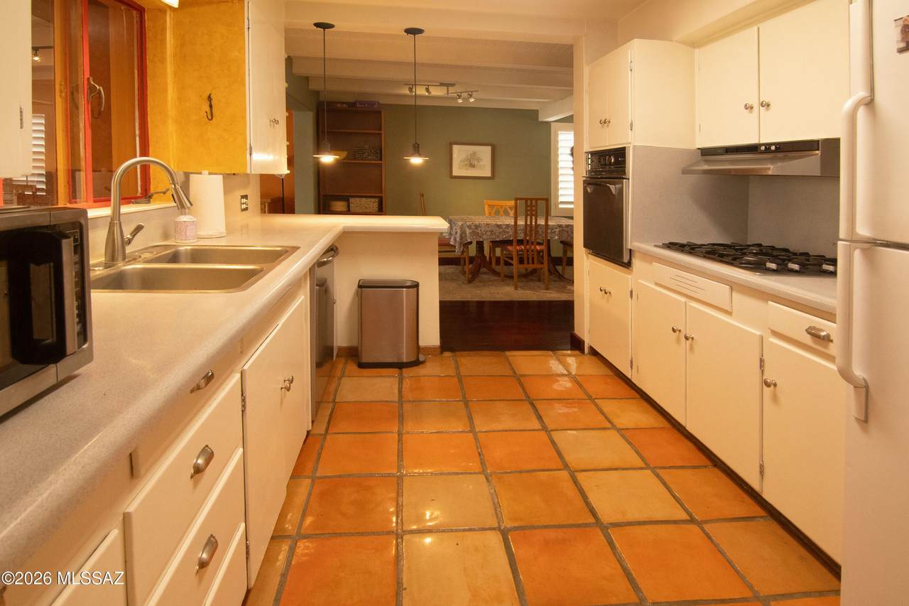 https://bt-photos.global.ssl.fastly.net/tucson/1280_boomver_1_22609864-2.jpg