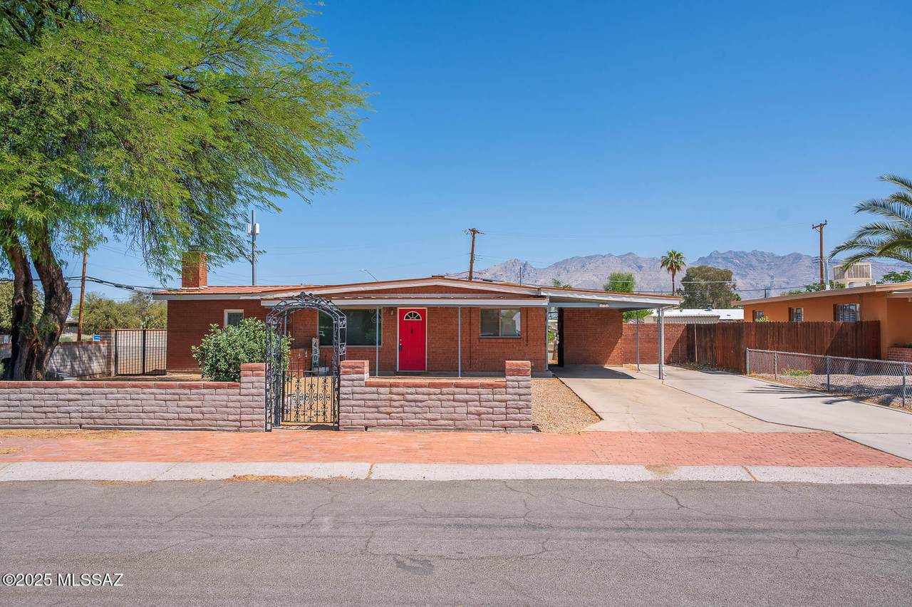 4301 Hayhurst Street - Photo 1