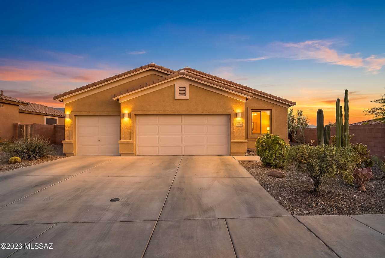 38946 Running Roses Lane - Photo 1