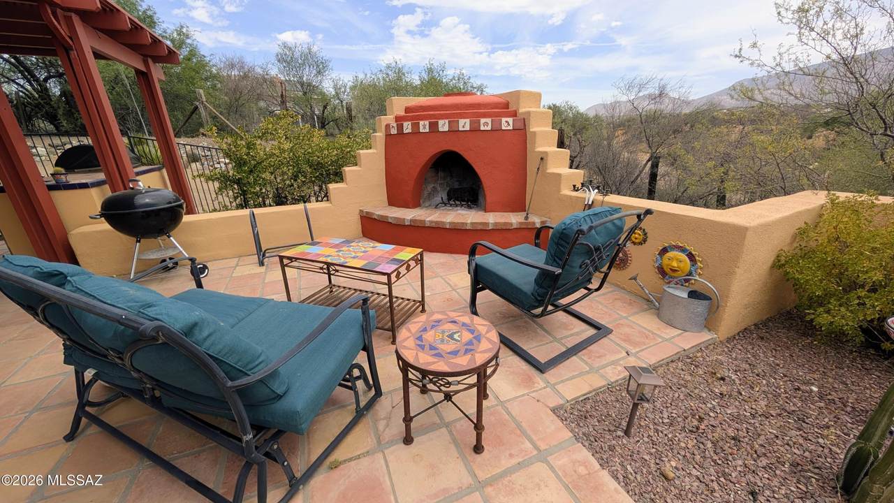 4001 Rollins Road - Photo 1