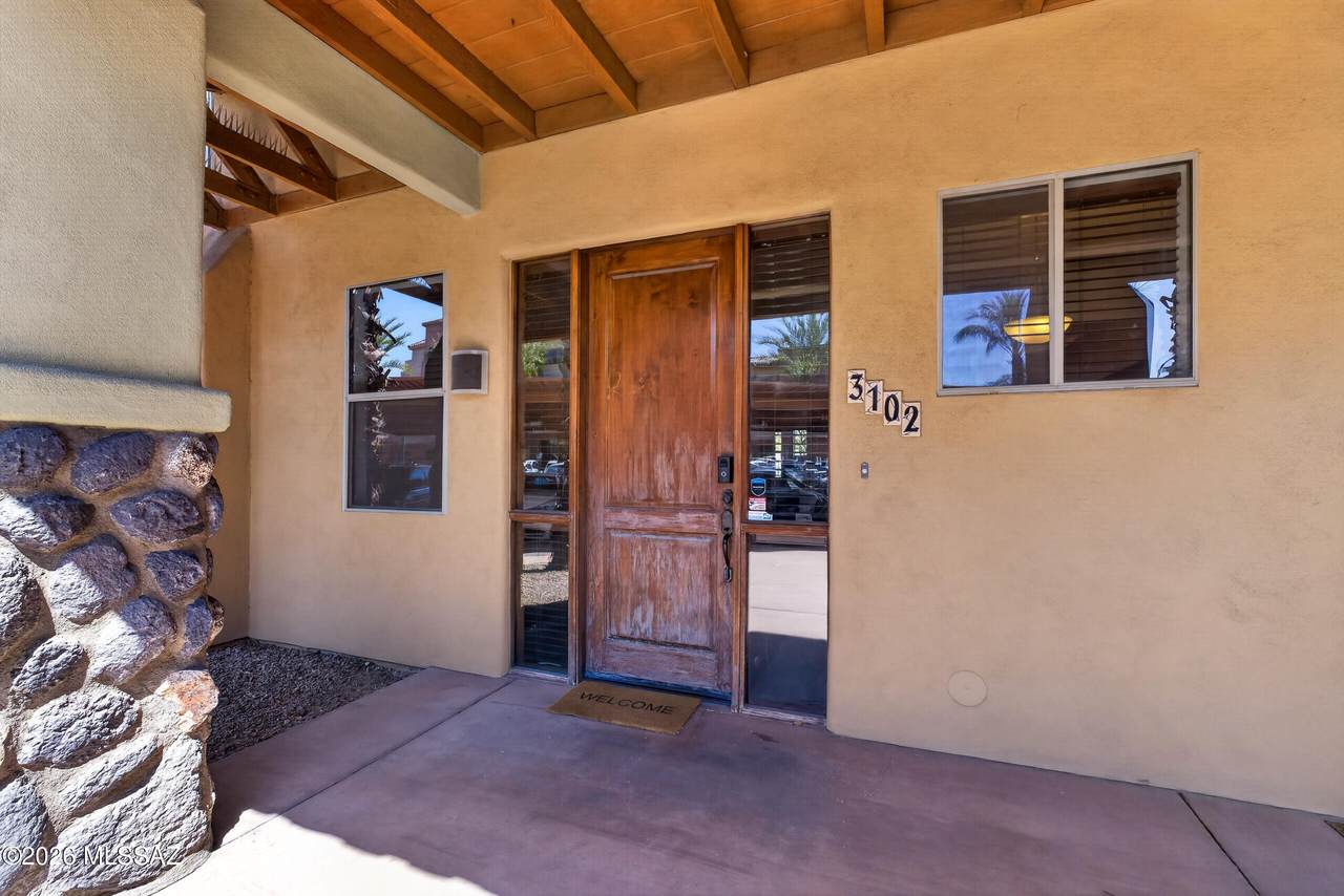 446 Campbell Avenue - Photo 1