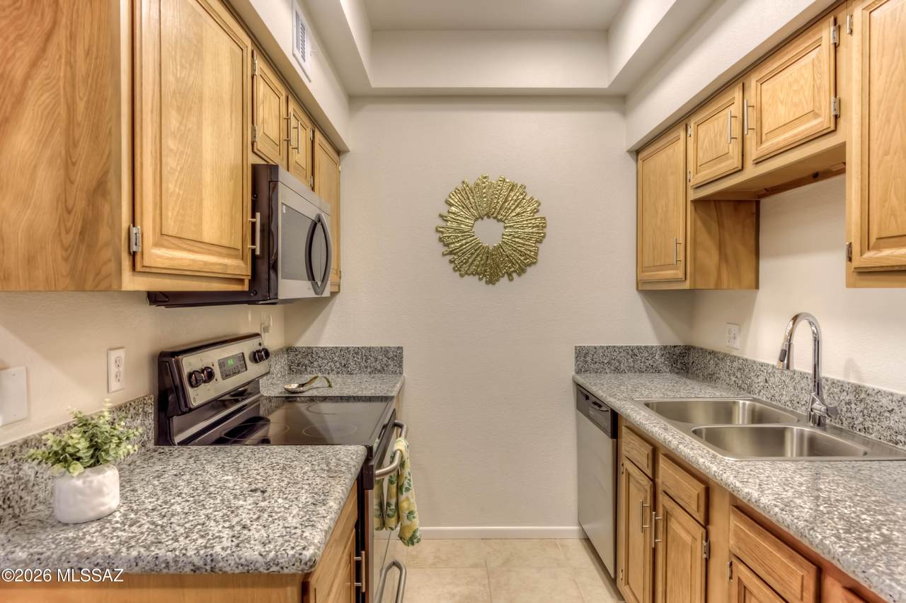 5750 Camino Esplendora - Photo 1