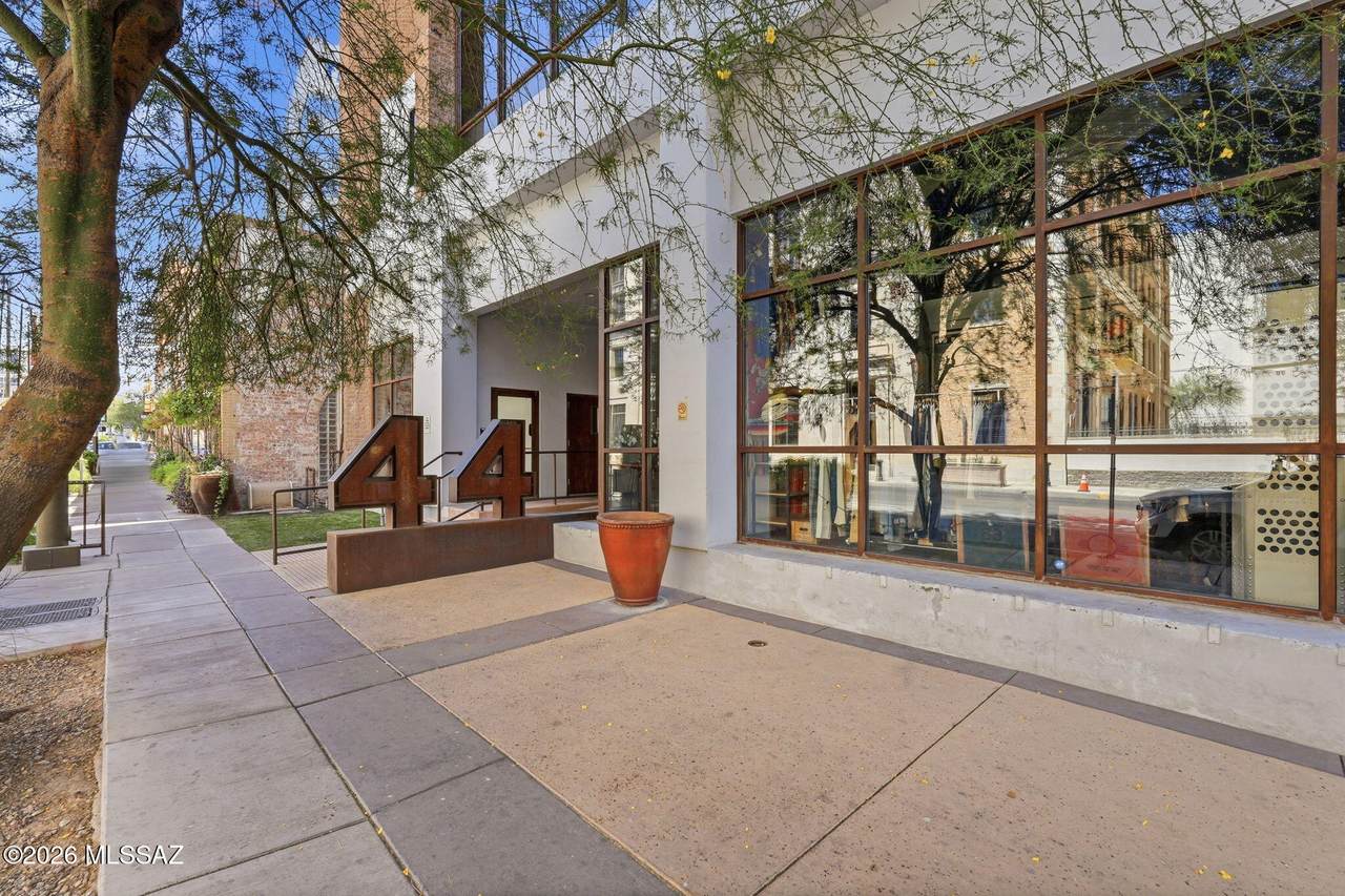 44 Broadway Boulevard - Photo 1