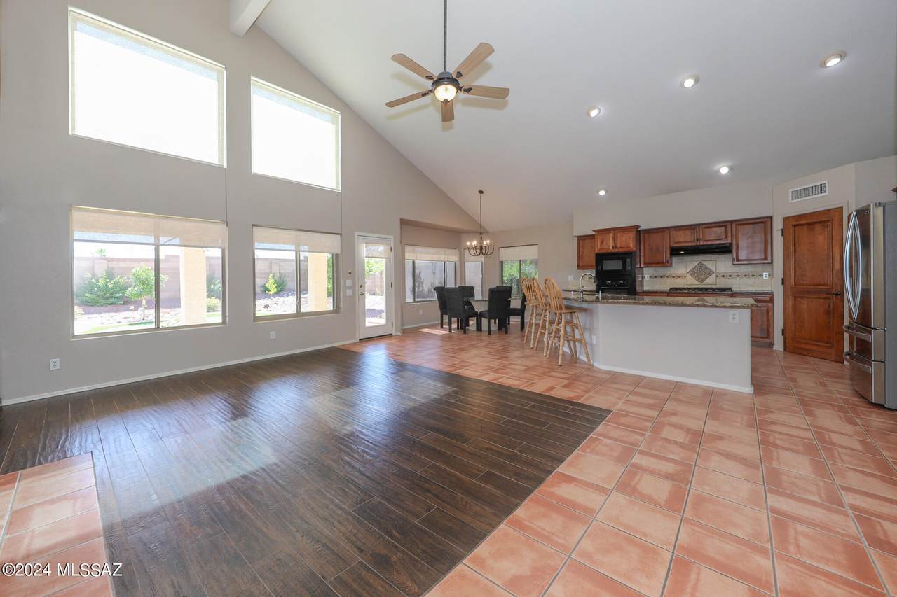 https://bt-photos.global.ssl.fastly.net/tucson/1280_boomver_1_22610996-2.jpg