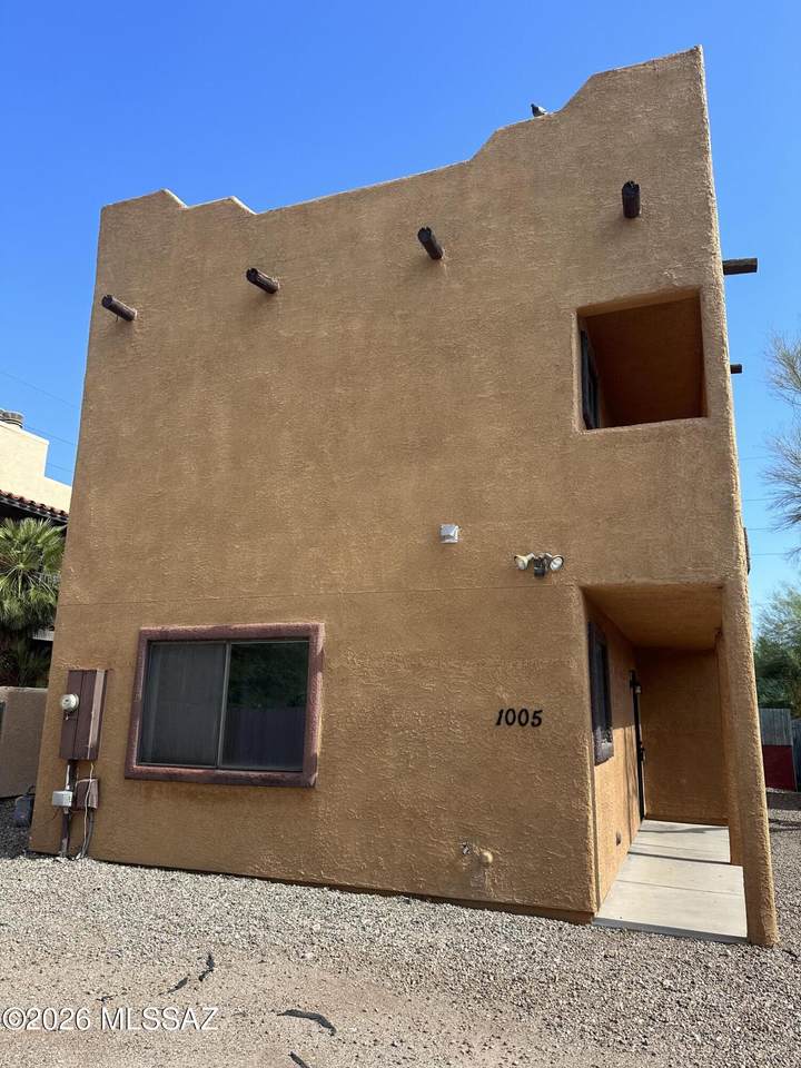 1005 Water Street - Photo 1