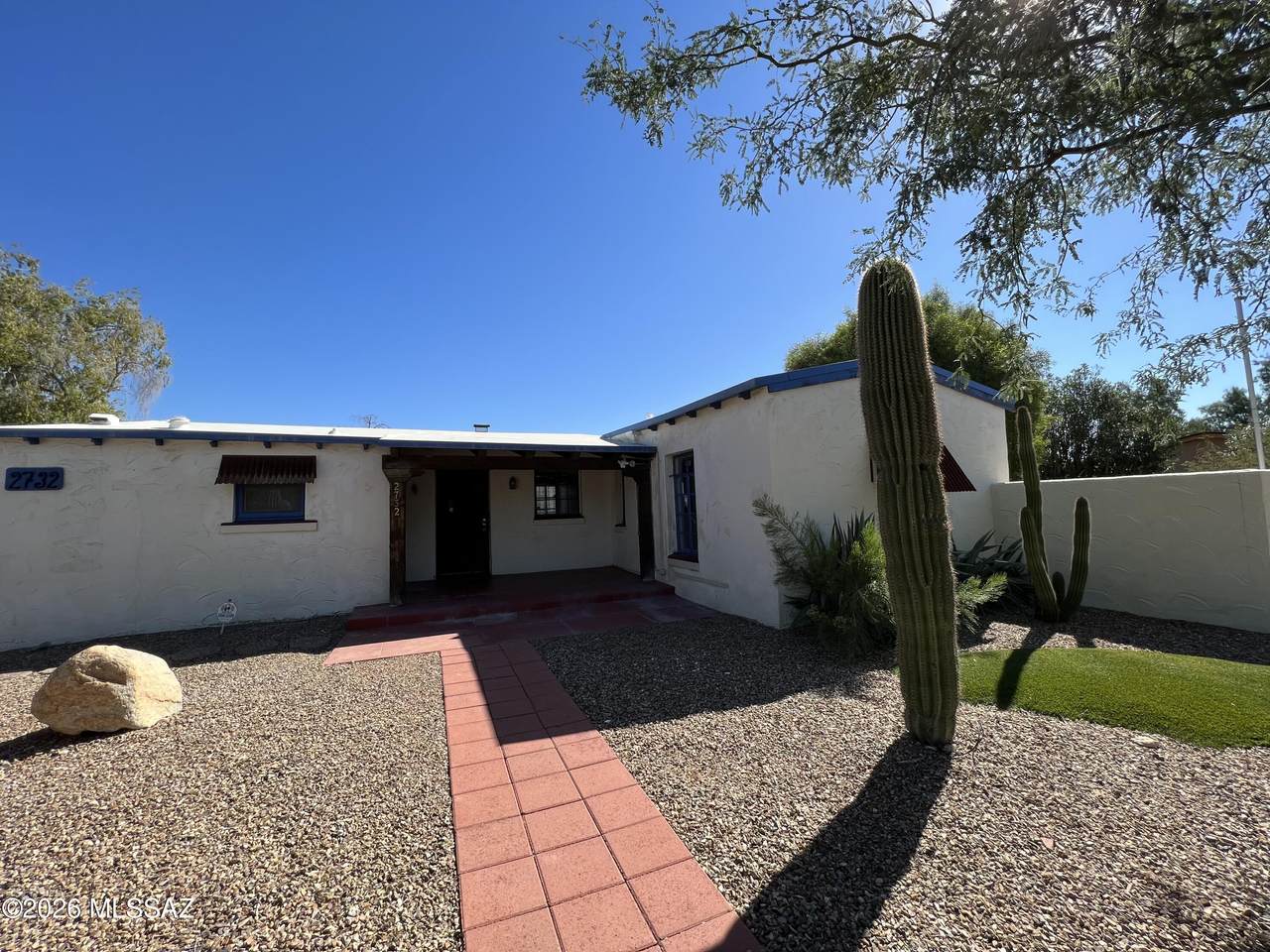 2732 Martin Avenue - Photo 1