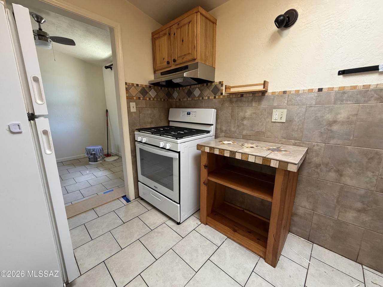 1932 Campbell Avenue - Photo 1