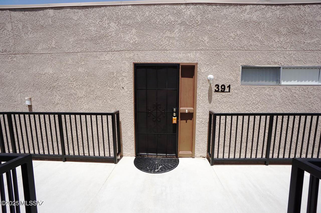 2601 Broadway Boulevard - Photo 1