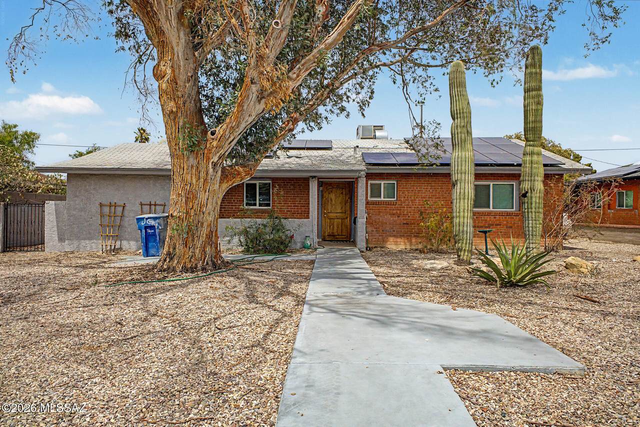 6219 Rosewood Street - Photo 1
