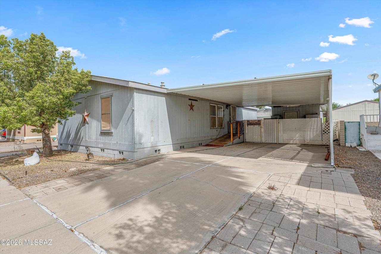1624 Coralbrooke Drive - Photo 1