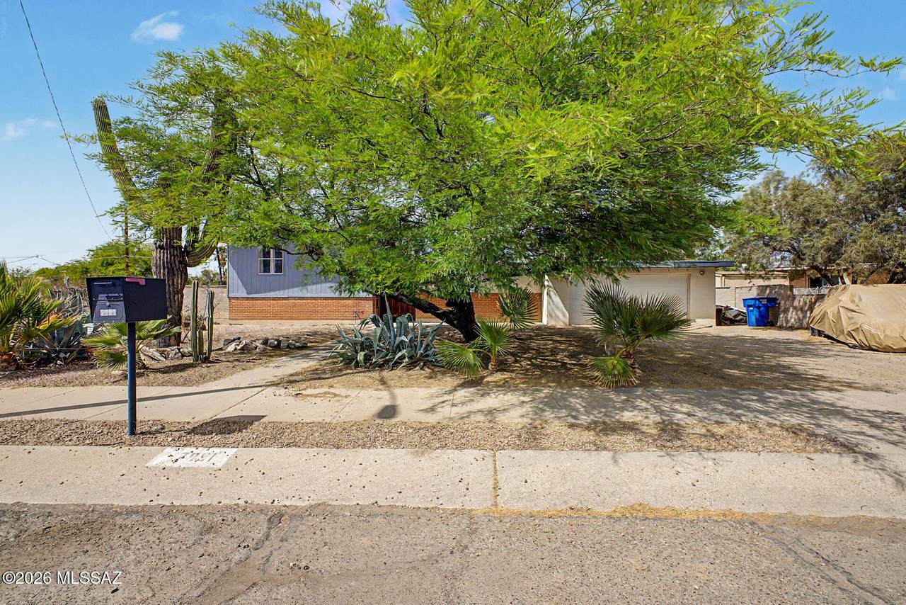 7951 Hawthorne Street - Photo 1