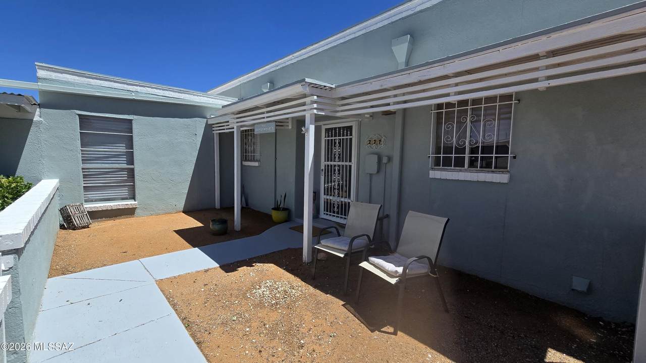 227 Tracy Road - Photo 1