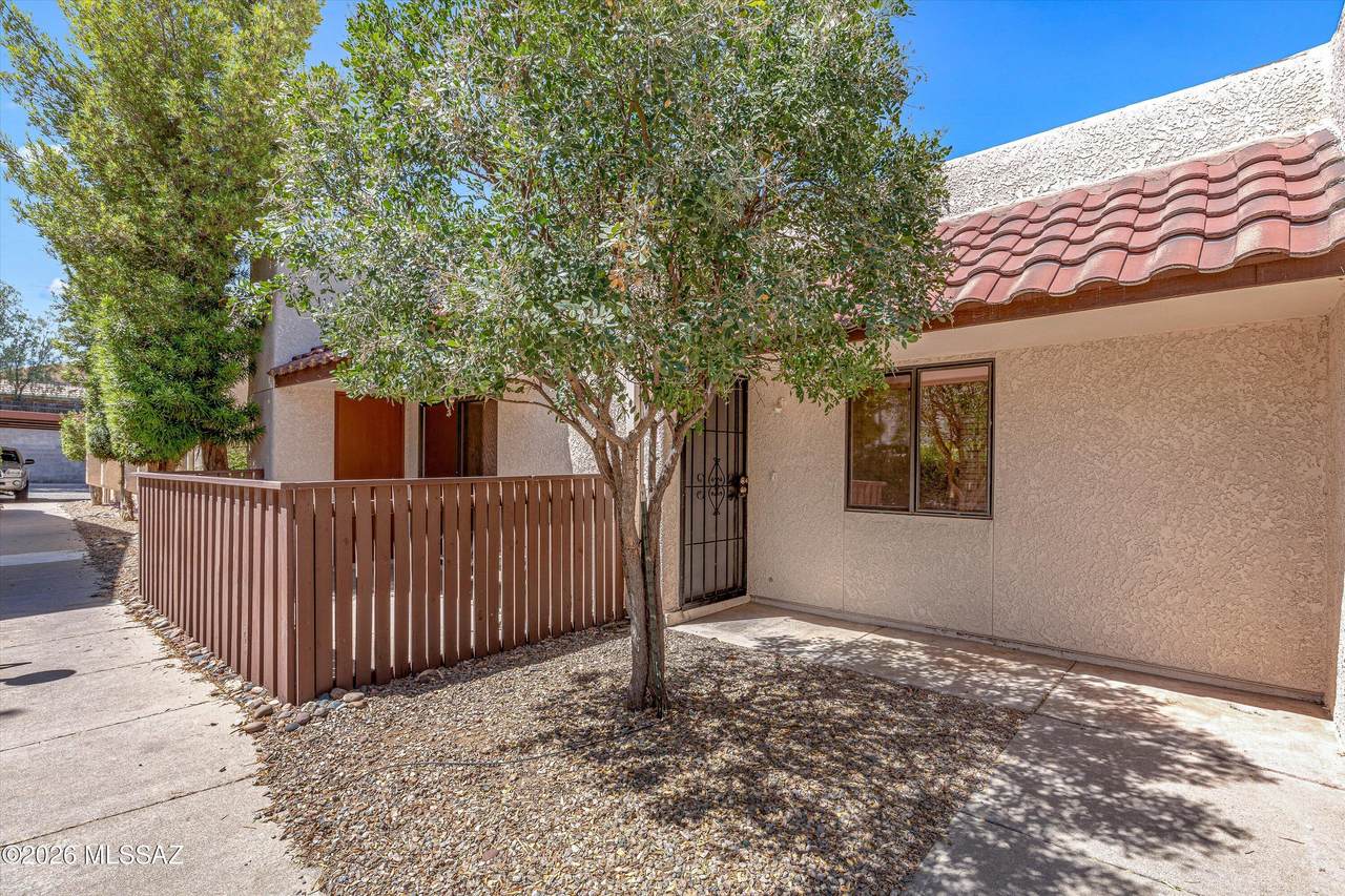 9420 Speedway Boulevard - Photo 1