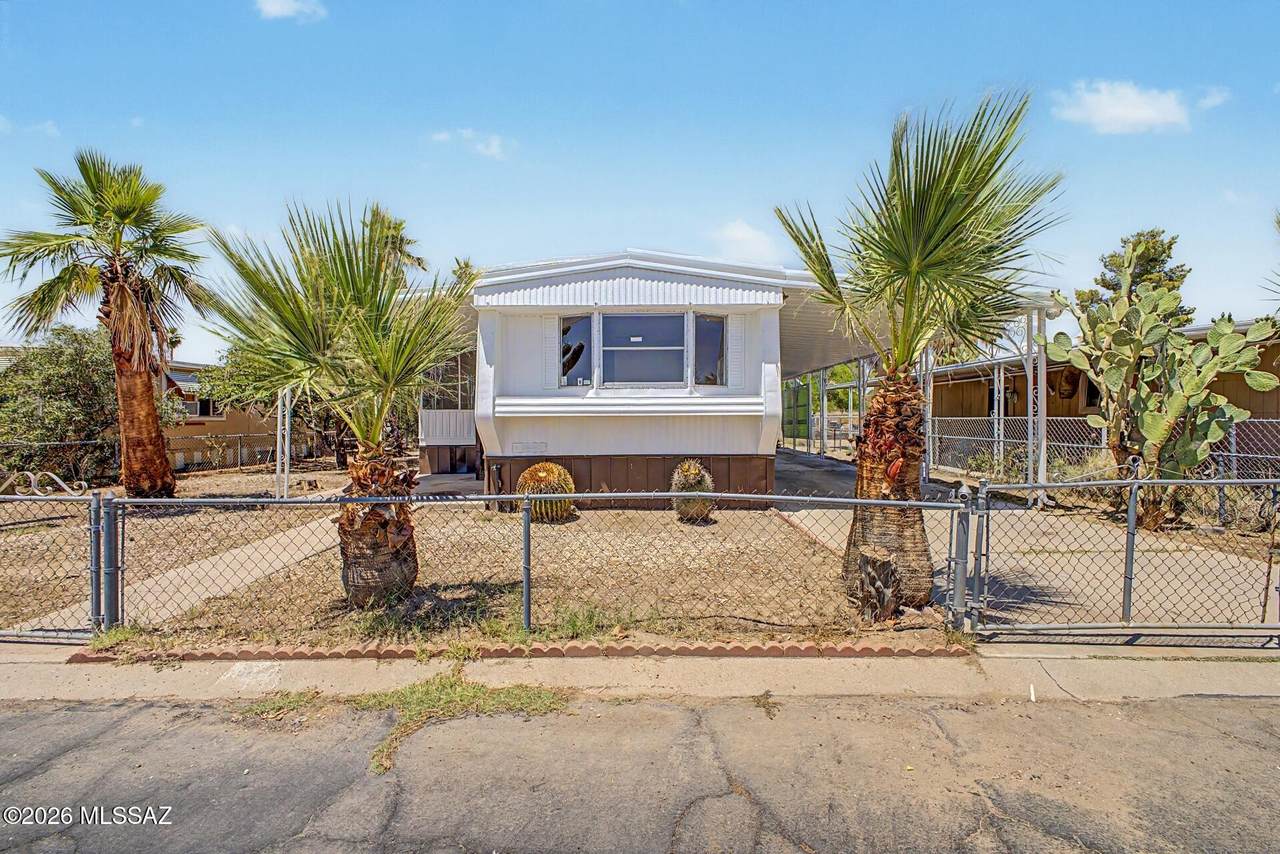 2640 Cottonwood Lane - Photo 1