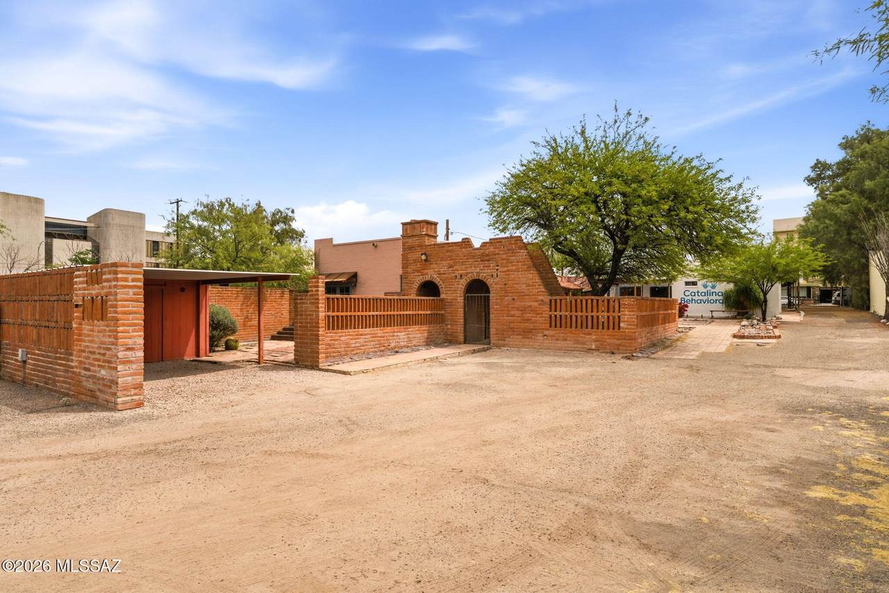 376 Stone Avenue - Photo 1