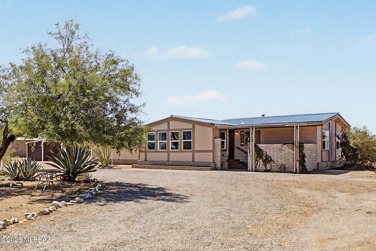 4225 Donald Avenue - Photo 1