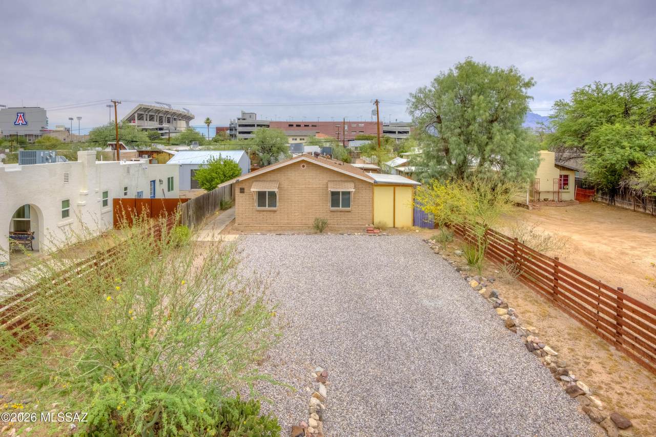 1727 8th Street - Photo 1