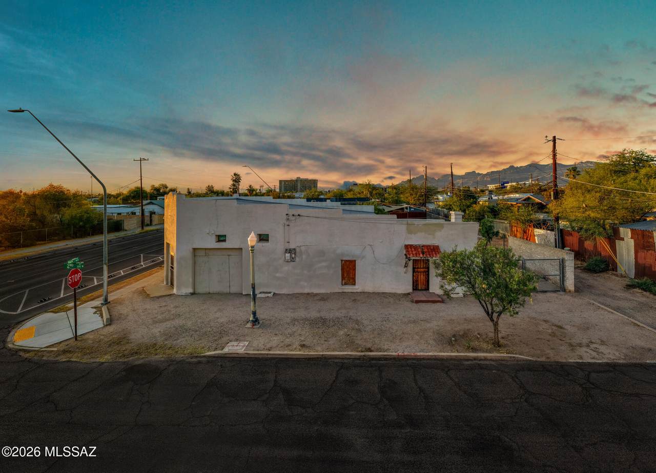 902 Main Avenue - Photo 1