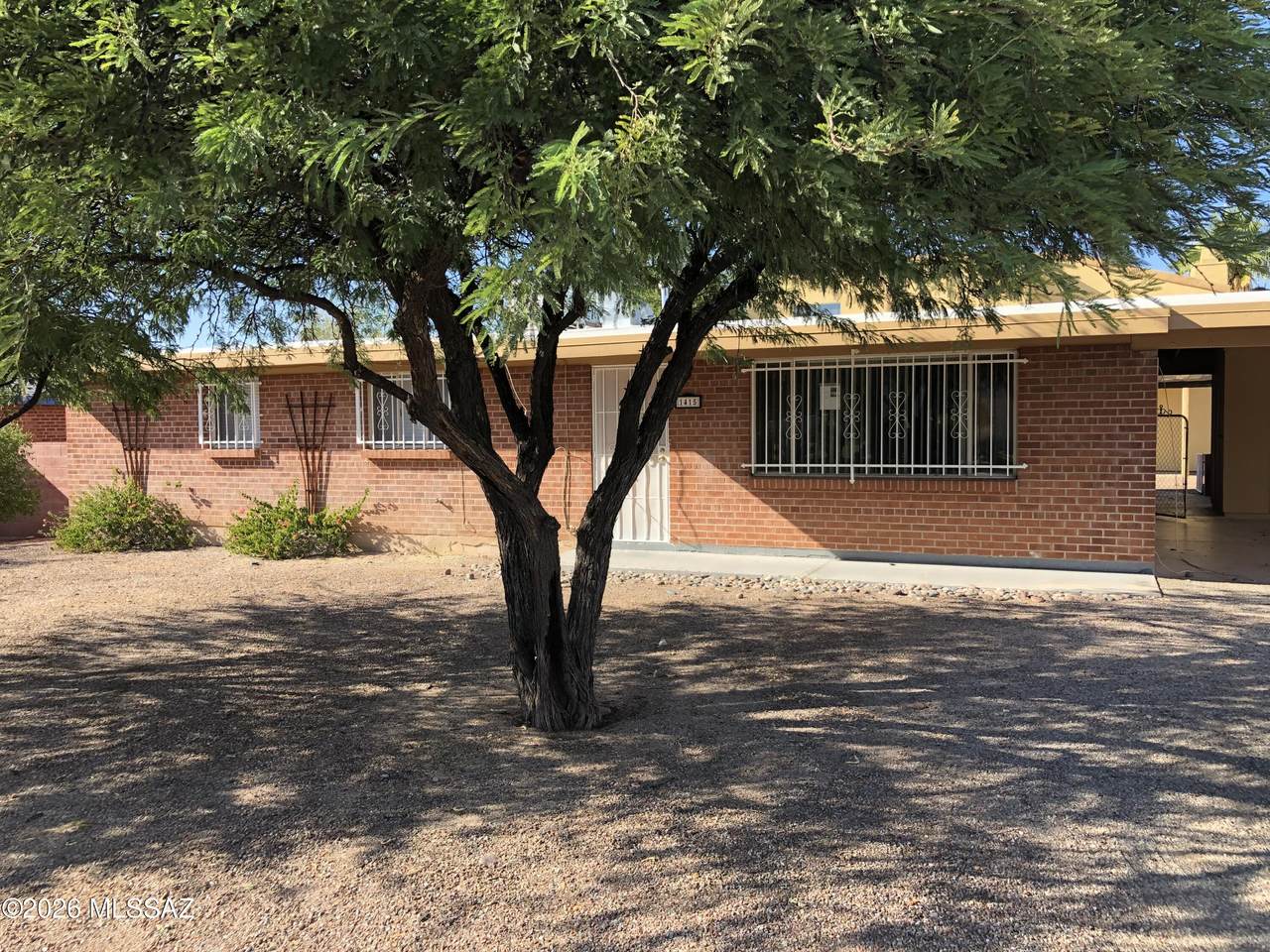 1415 Lester Street - Photo 1