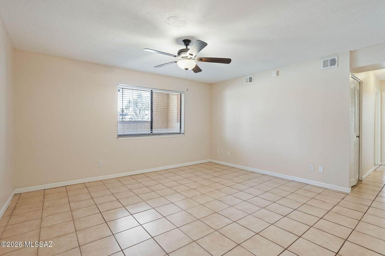 https://bt-photos.global.ssl.fastly.net/tucson/orig_boomver_1_22614251-2.jpg